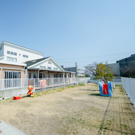 広々とした園庭